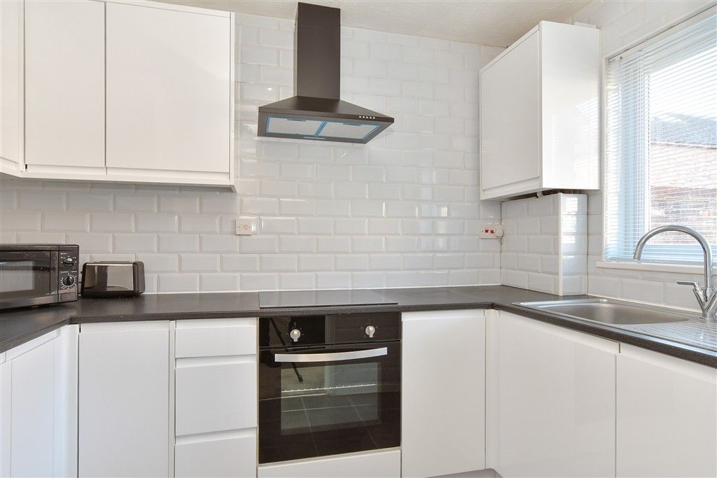 Property photo 3 of 14 Kitchen