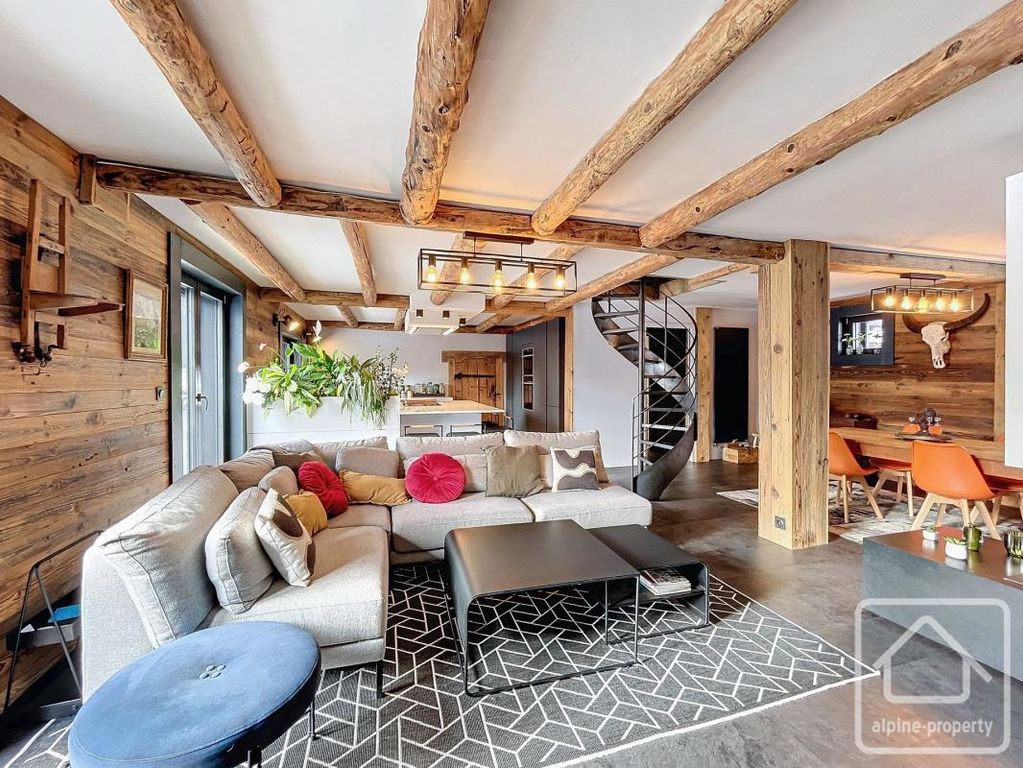 Property photo 2 of 40