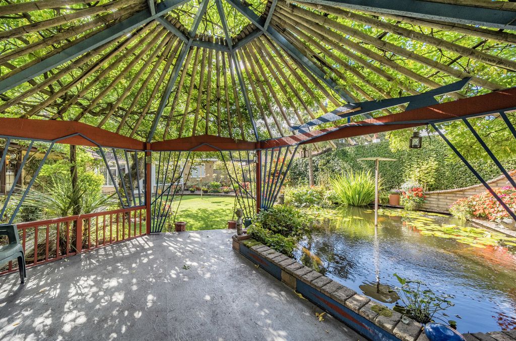 Property photo 1 of 33 Garden