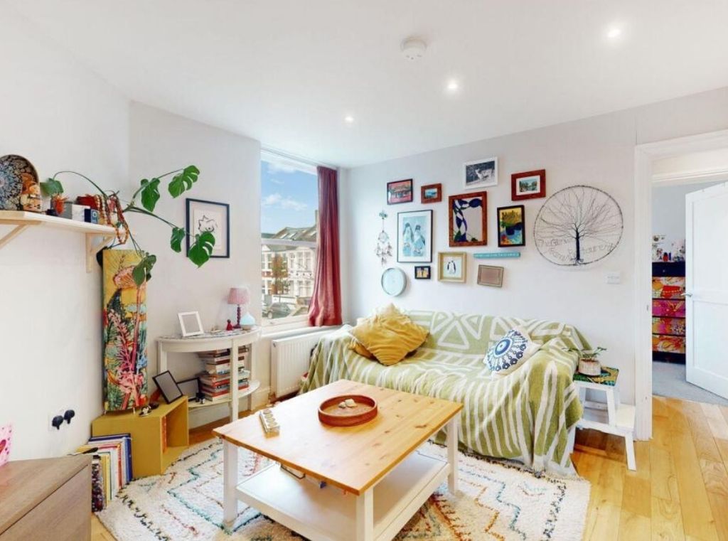 Property photo 3 of 10