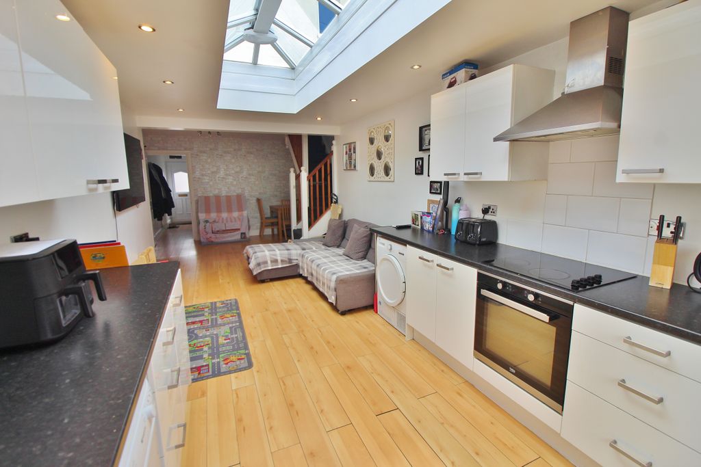 Property photo 3 of 13
