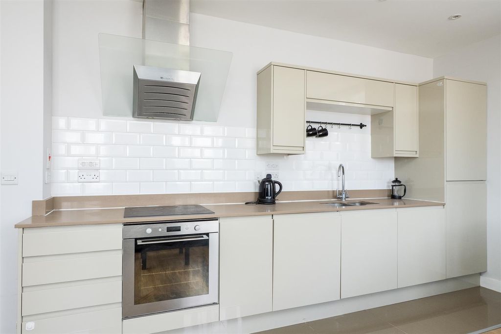 Property photo 3 of 8 Lc-005.Jpg