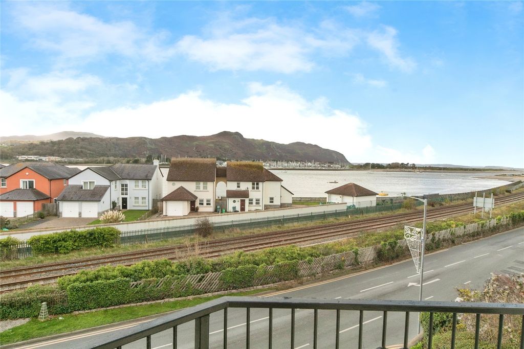 Additional image 20 of 2 bed flat for saleLon Vardre, Deganwy, Conwy LL31