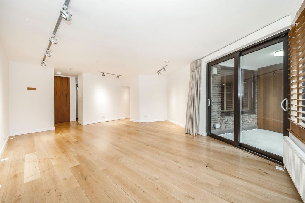 Property photo 3 of 5