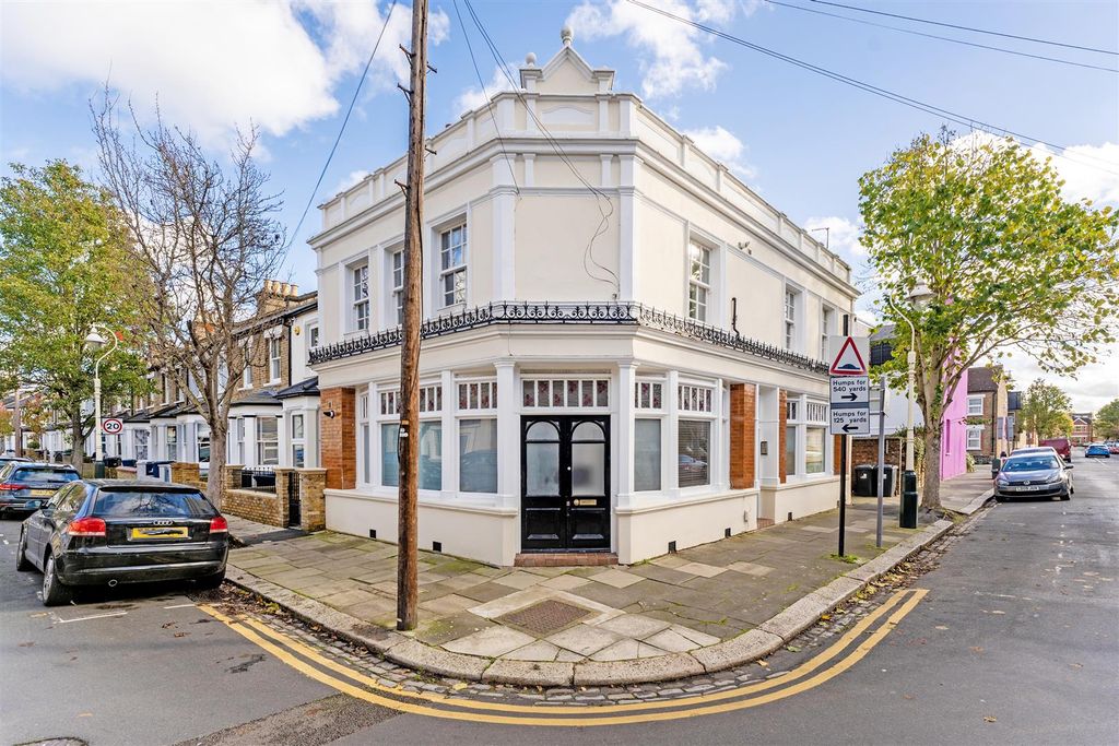 Property photo 1 of 13 Helliwell &amp; Co