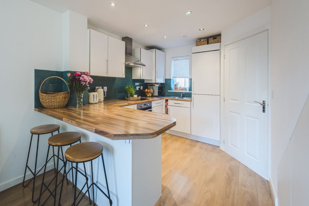 Property photo 3 of 25 4692574