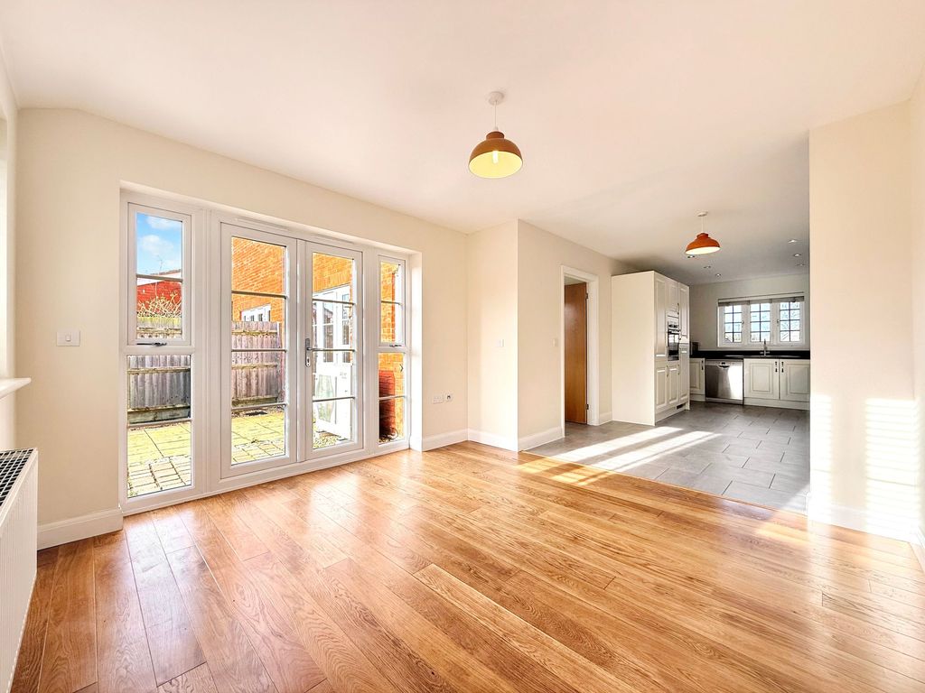 Property photo 3 of 21