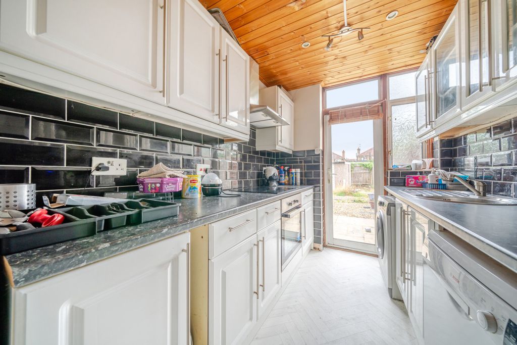 Property photo 3 of 16 Kitchen