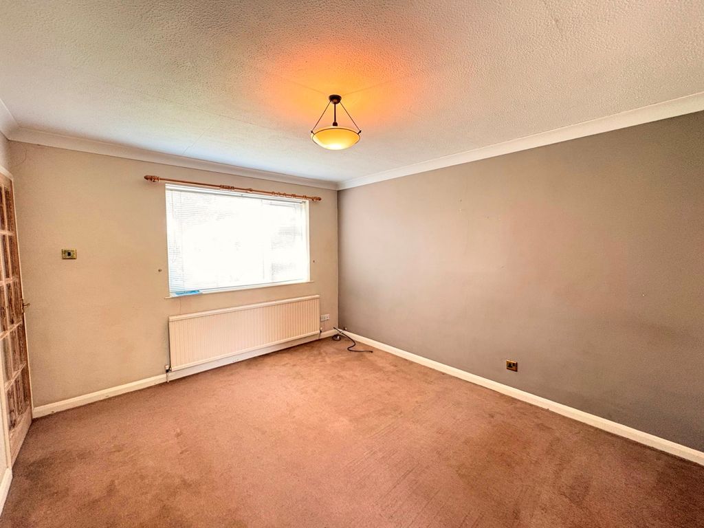 Property photo 2 of 13 Picture No. 27