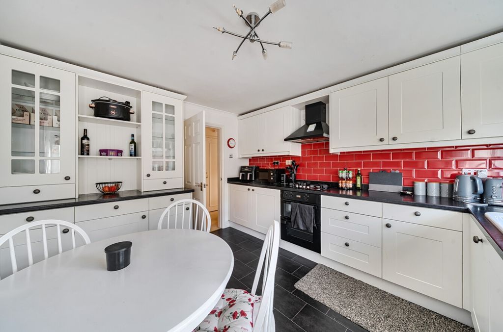 Property photo 3 of 20 1415766-11-69944c1Ca7602