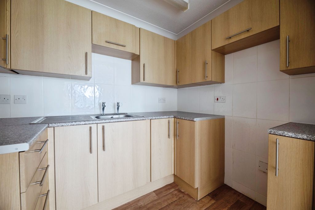 Property photo 3 of 18