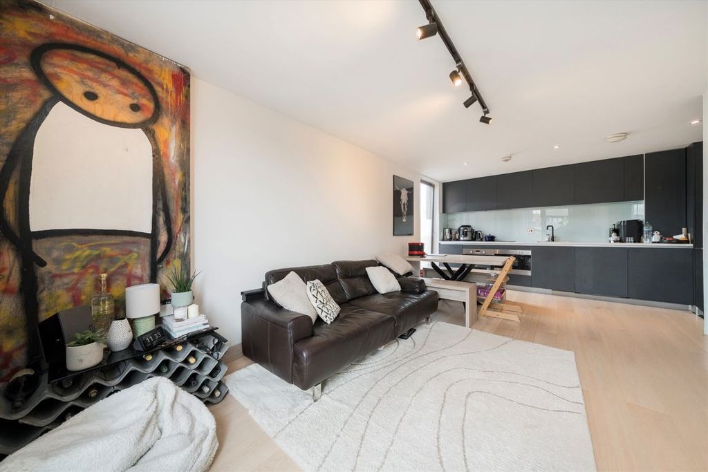 Property photo 2 of 7