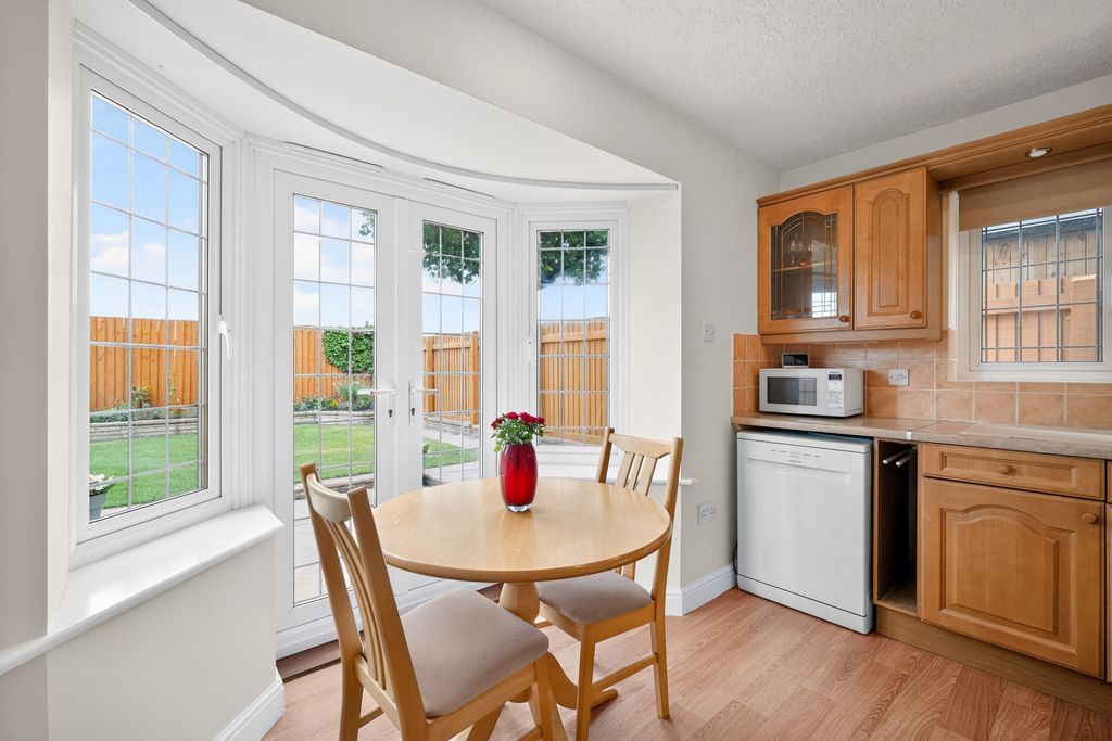 Property photo 3 of 16 Kitchen