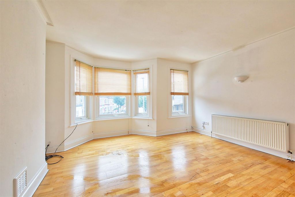 Property photo 2 of 8 31_Kellino_Street_Image8_14597_4.Jpg