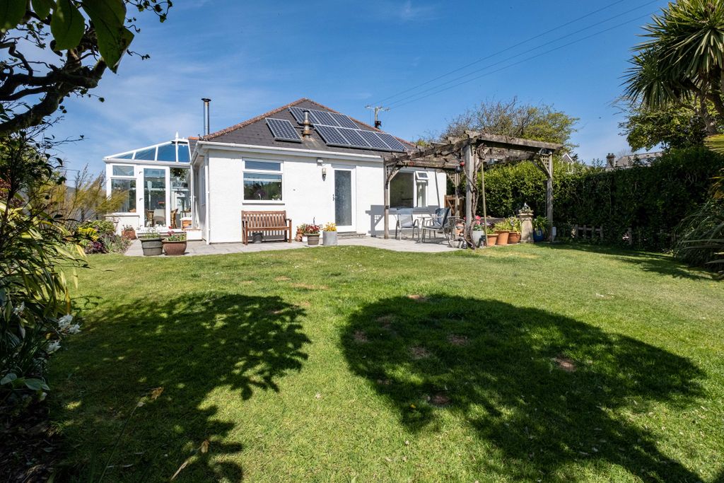 Property photo 1 of 22 Hughenden