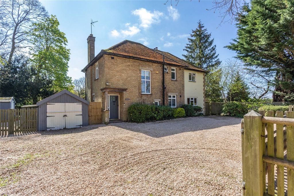 Property photo 2 of 35 The Spinneys