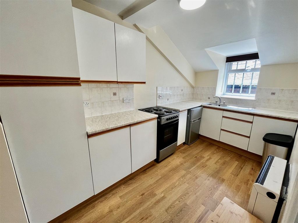 Property photo 3 of 7 Kitchen