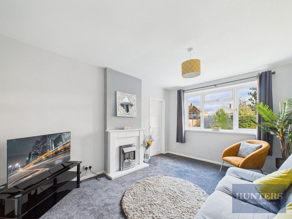 Property photo 3 of 19 Sitting Room