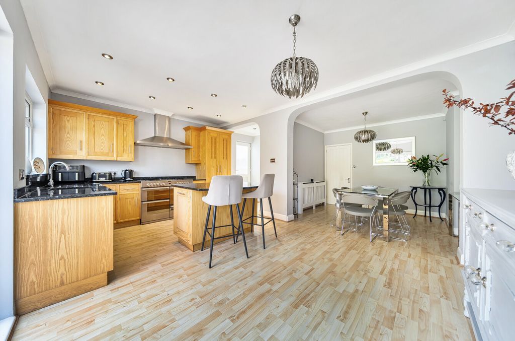 Property photo 2 of 18 1433171-13-69c3d2...