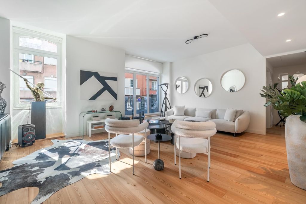 Property photo 1 of 35