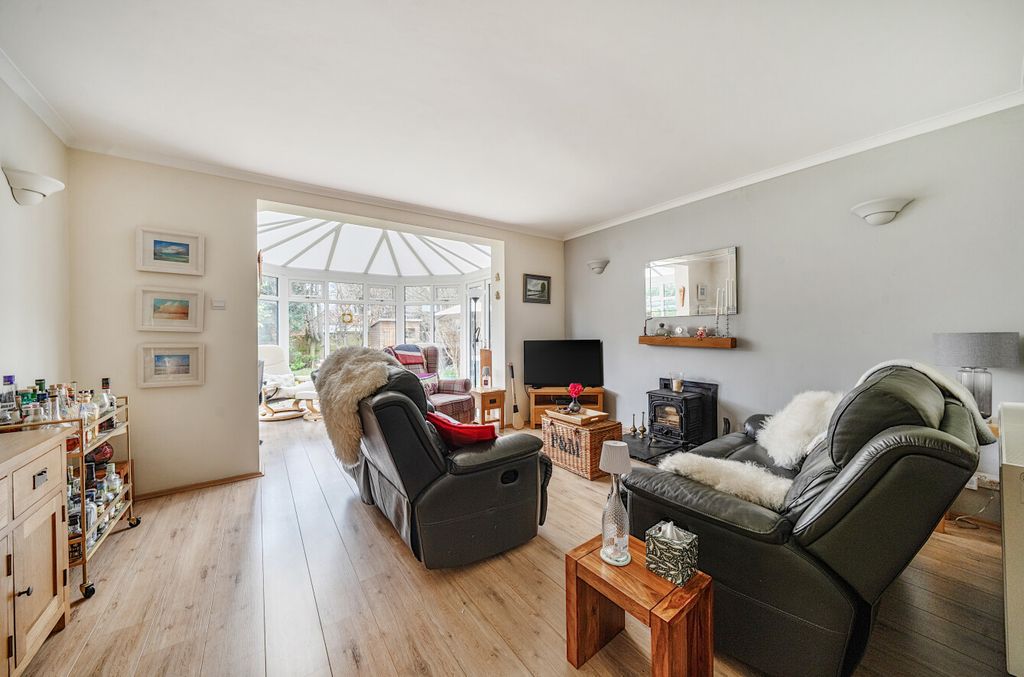 Property photo 2 of 17 1436952-12-69Ccf7...