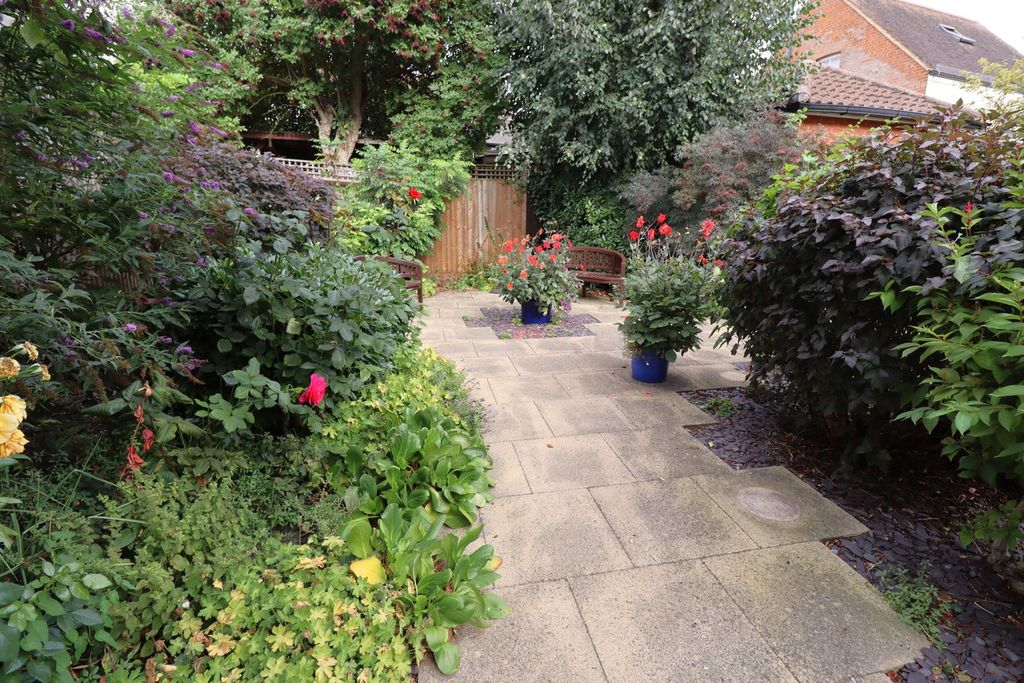 Property photo 2 of 9