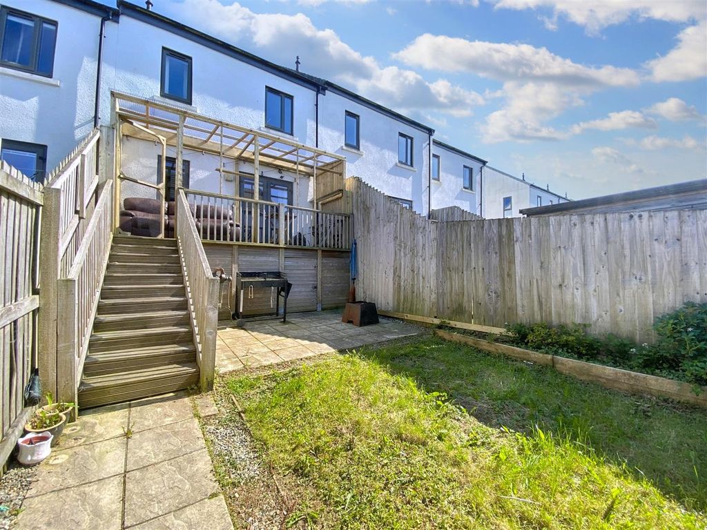 Property photo 2 of 21