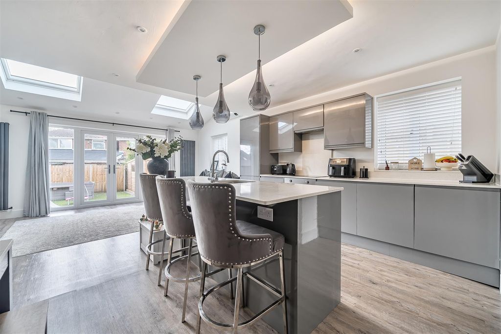 Property photo 3 of 18 1432710-13-69c3Fd00A657B.Jpg