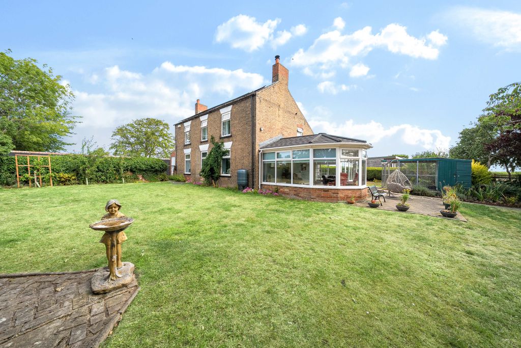 Property photo 1 of 24