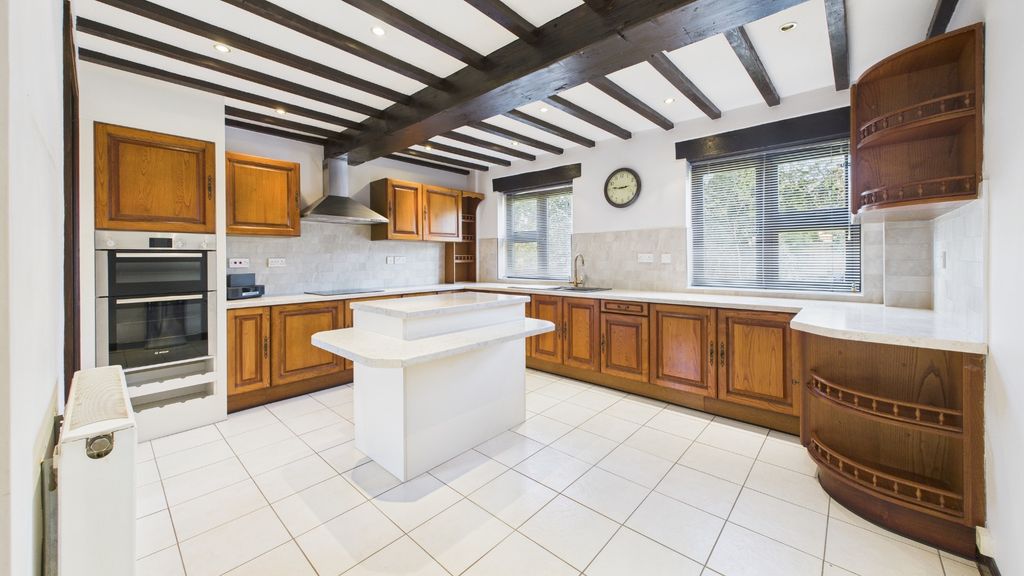 Property photo 2 of 41 3602304
