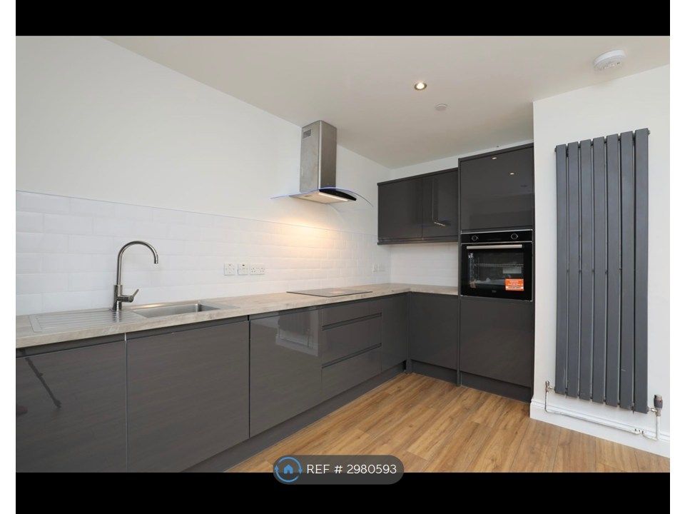 Property photo 3 of 12 Kitchen