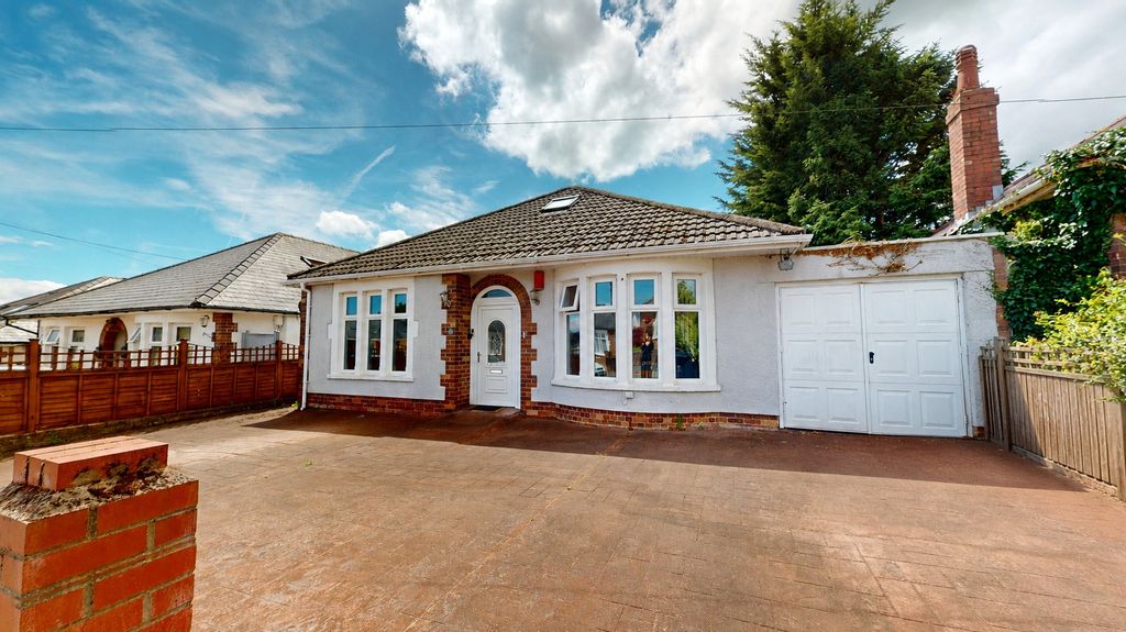 Property photo 1 of 28