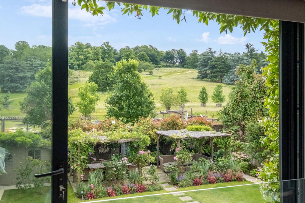 Property photo 3 of 17 Image