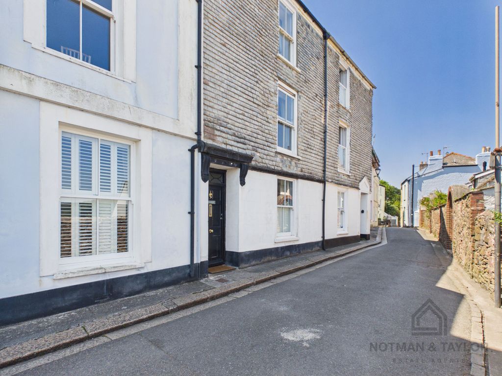 Property photo 1 of 31