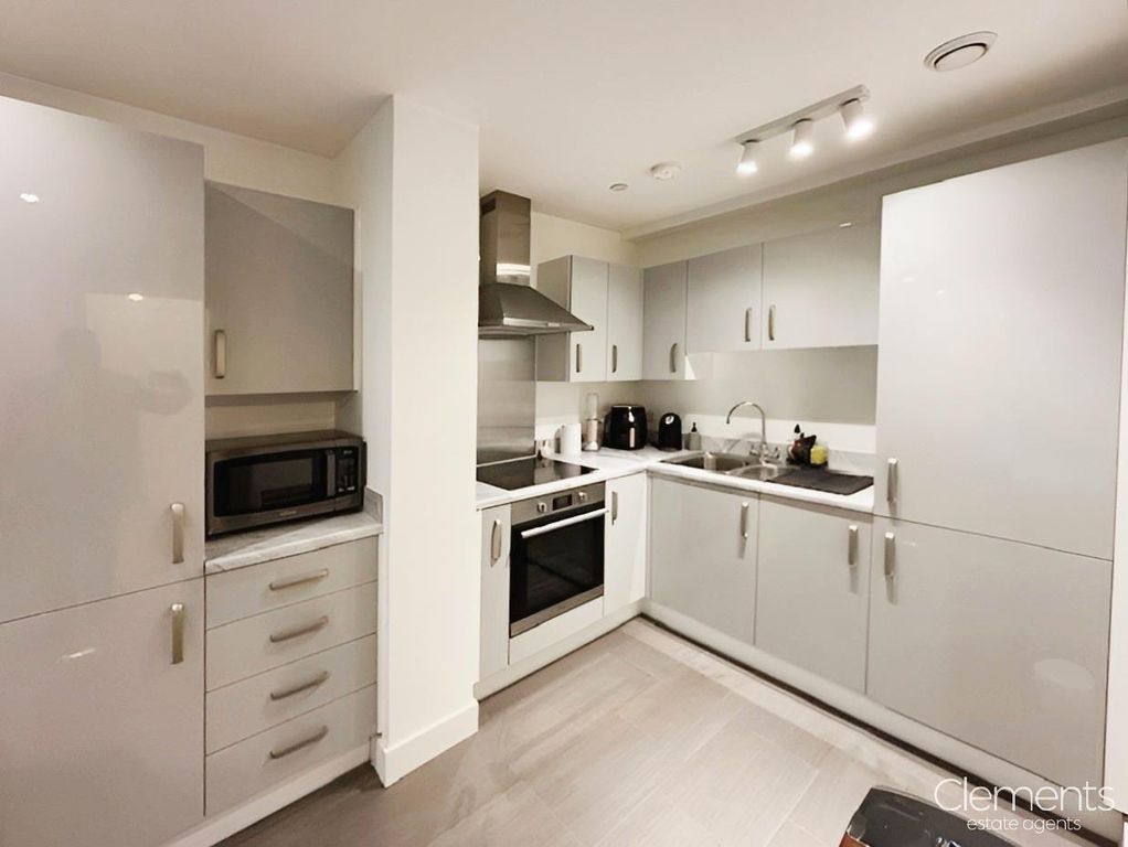 Property photo 3 of 15 d8A81c89-Kitchen.Jpg