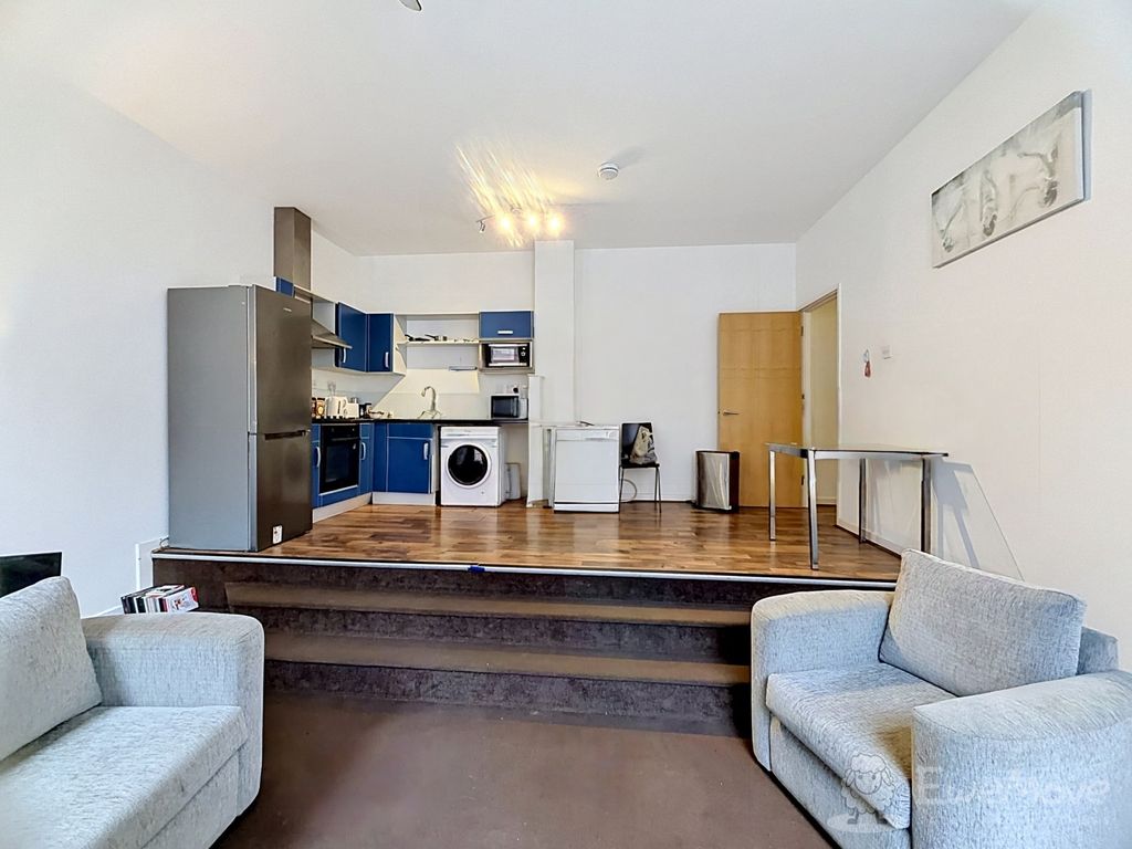 Property photo 3 of 14 High Ceilings Open Plan Living