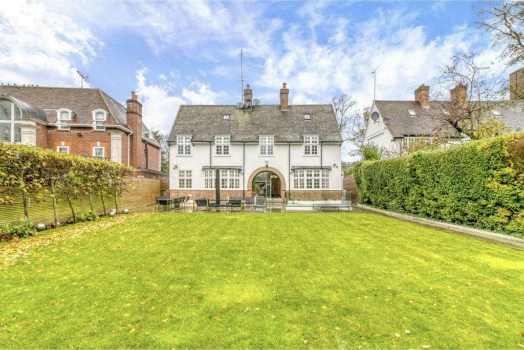 Property photo 2 of 12