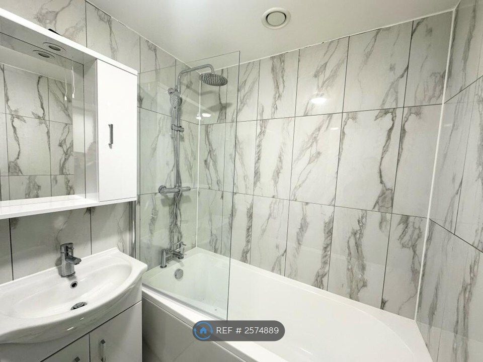 Property photo 2 of 35