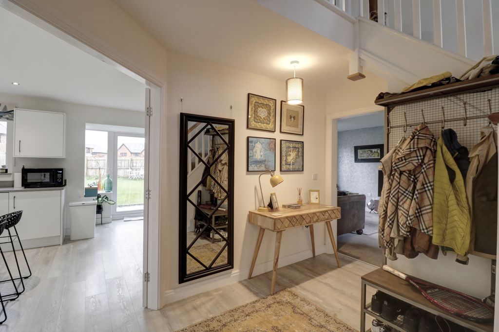 Property photo 3 of 27 Entrance Hallway 1.2