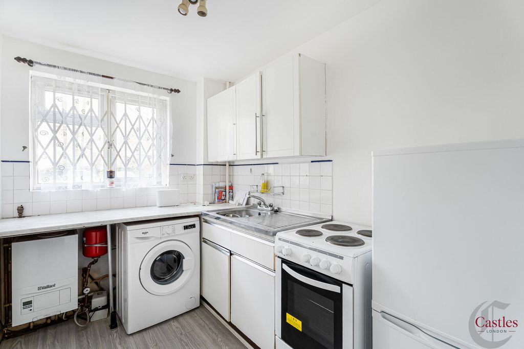 Property photo 3 of 14 Kitchen