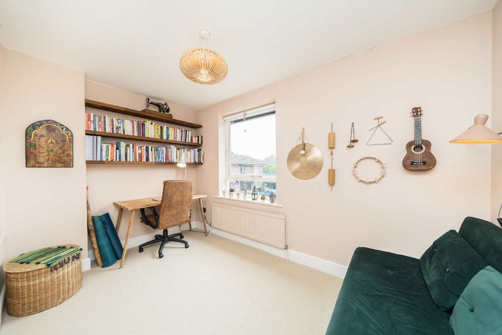 Property photo 3 of 6