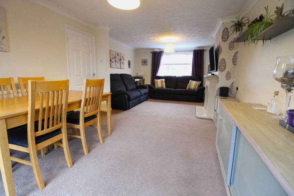 Property photo 3 of 14 Lounge Diner 2