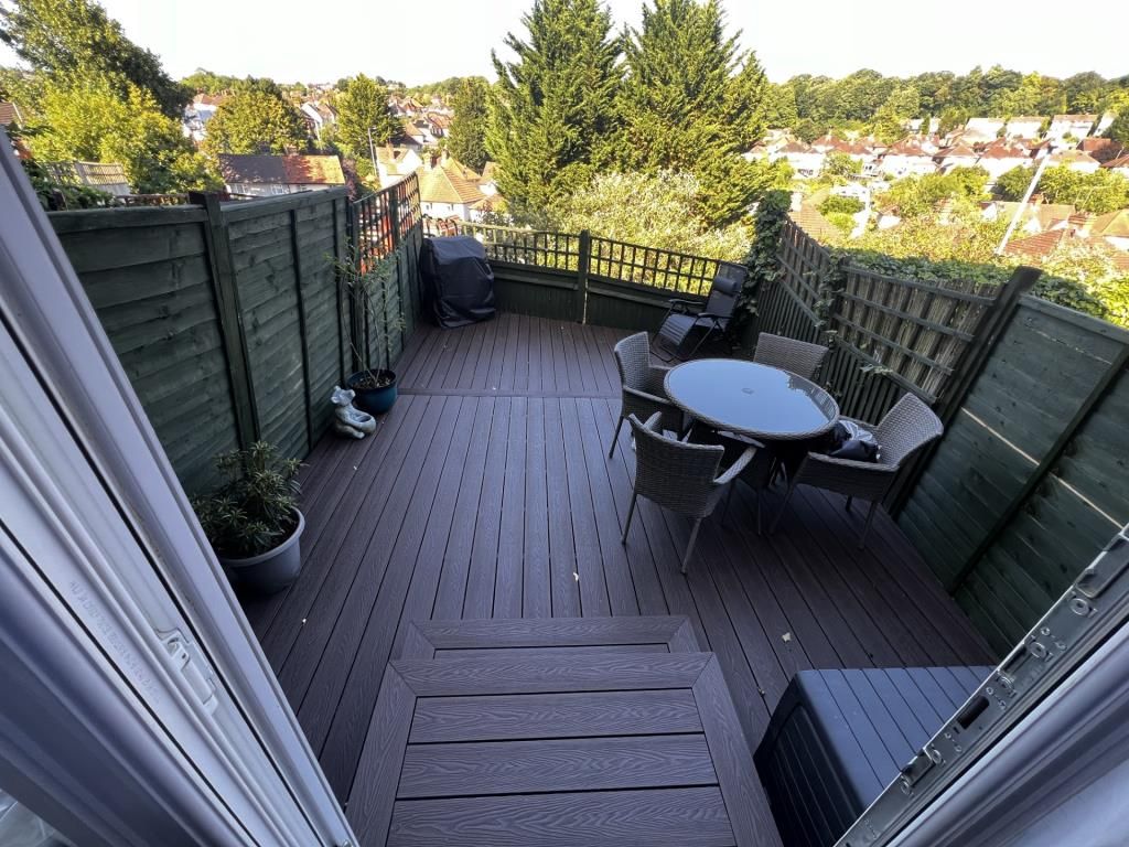 Property photo 2 of 11 New Decking