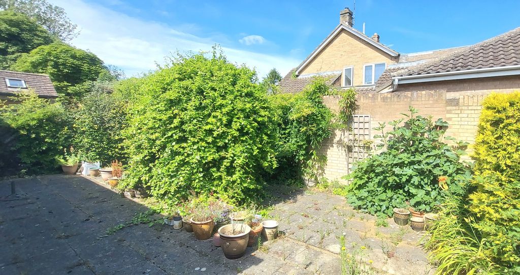 Property photo 2 of 9