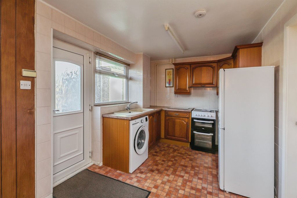 Property photo 3 of 21