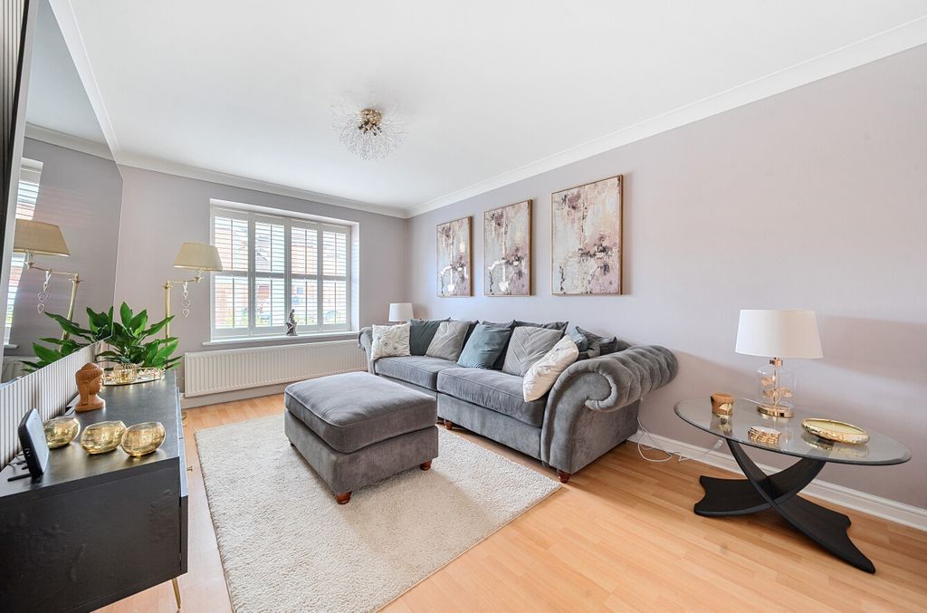 Property photo 2 of 14 1374457-1-691c8F3...