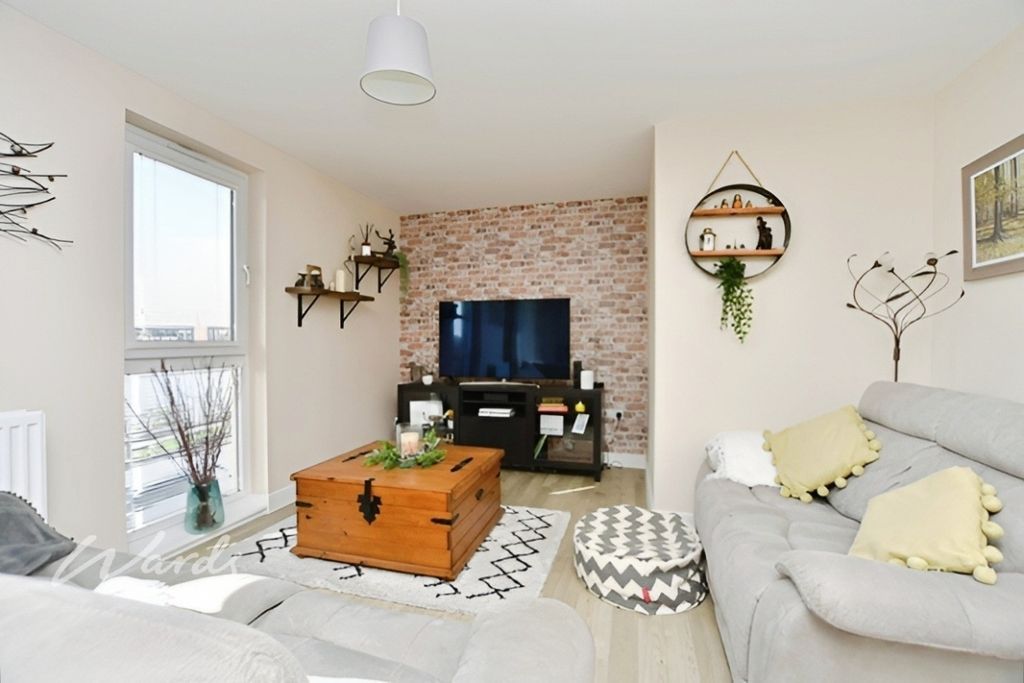 Property photo 2 of 9 Lounge