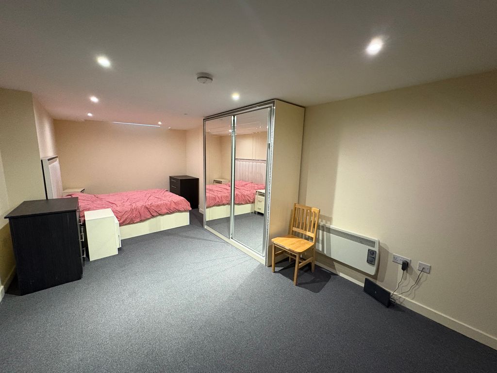 Property photo 2 of 3