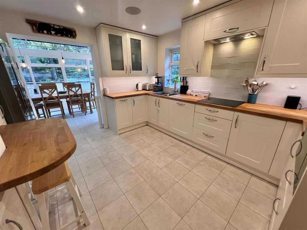 Property photo 3 of 19 Kitchen 2.Jpg