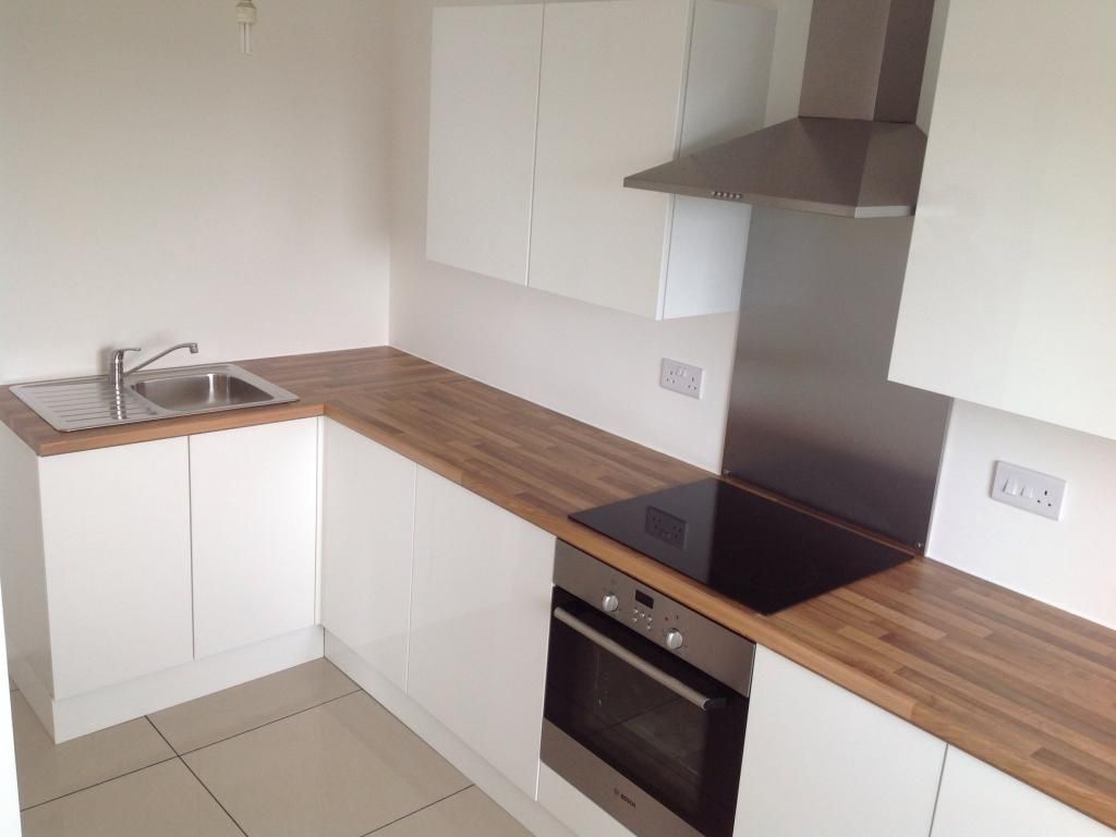 Property photo 3 of 9 Kitchen